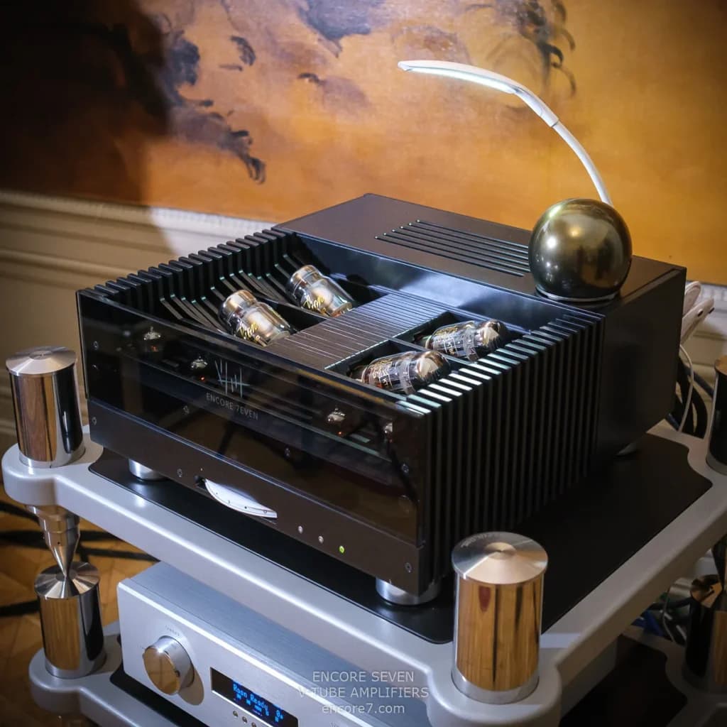 Pilot zdalnego sterowania do systemu Hi-Fi